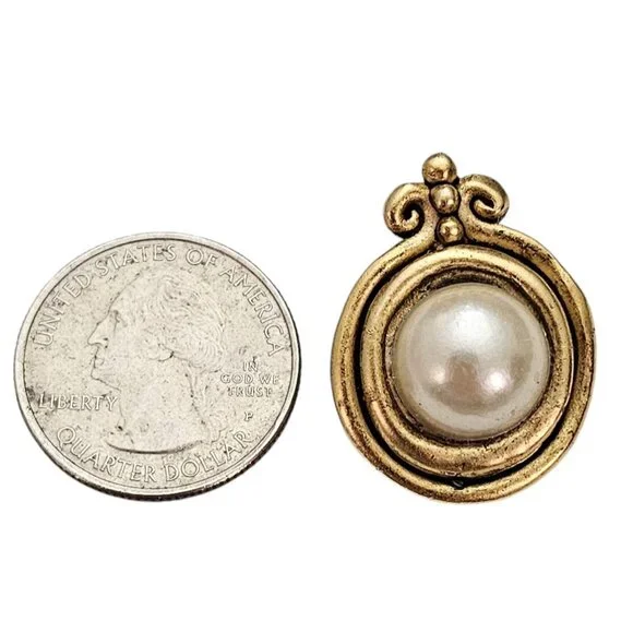 Faux Pearl Roman Designer Gold Tone Clip On Earrings, L490